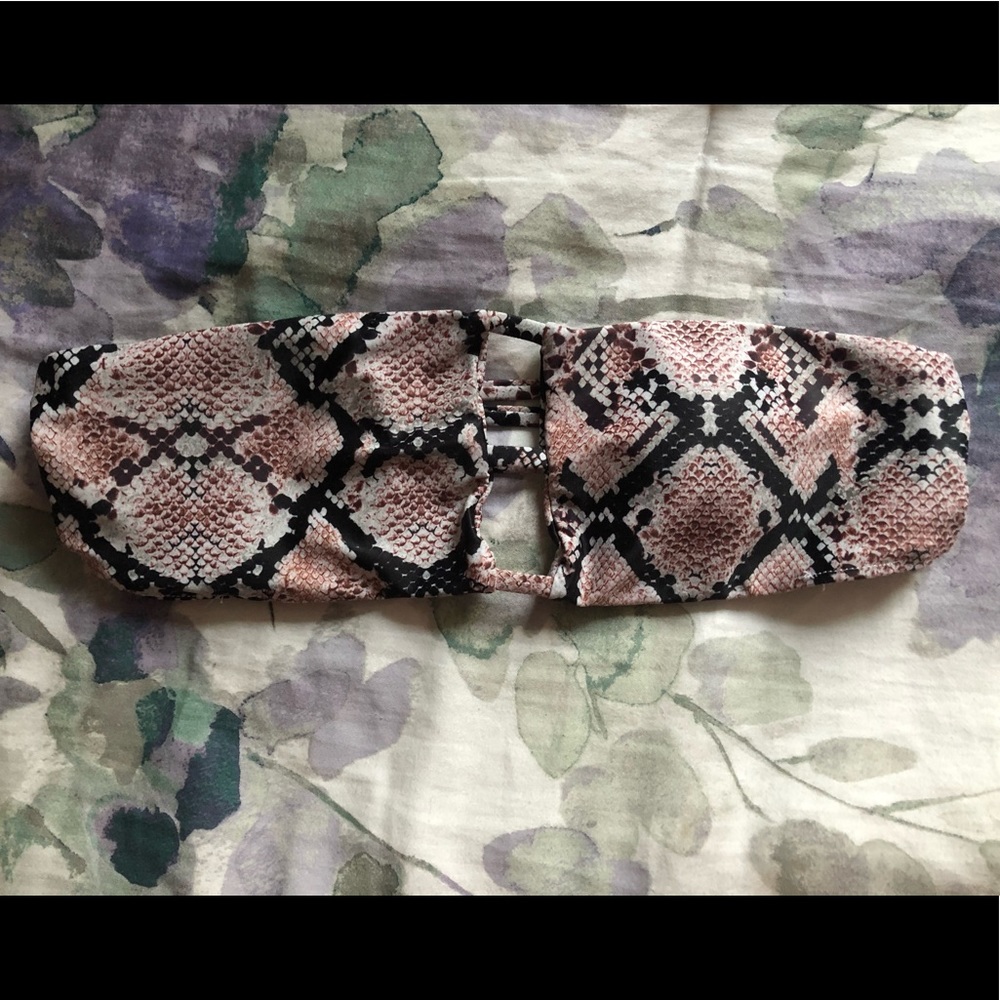 NWOT Strapless Snakeskin Swimsuit